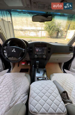 Внедорожник / Кроссовер Mitsubishi Pajero Wagon 2007 в 