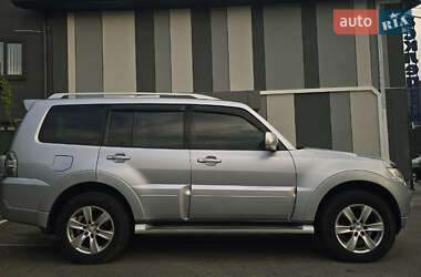 Внедорожник / Кроссовер Mitsubishi Pajero Wagon 2010 в 