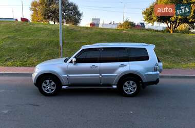 Внедорожник / Кроссовер Mitsubishi Pajero Wagon 2008 в 