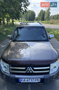 Внедорожник / Кроссовер Mitsubishi Pajero Wagon 2011 в 