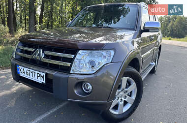 Внедорожник / Кроссовер Mitsubishi Pajero Wagon 2011 в 