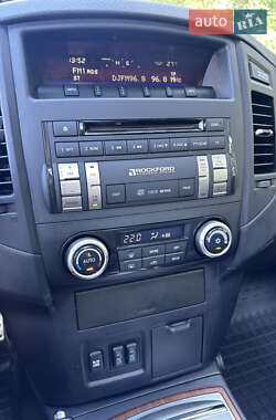 Внедорожник / Кроссовер Mitsubishi Pajero Wagon 2011 в 