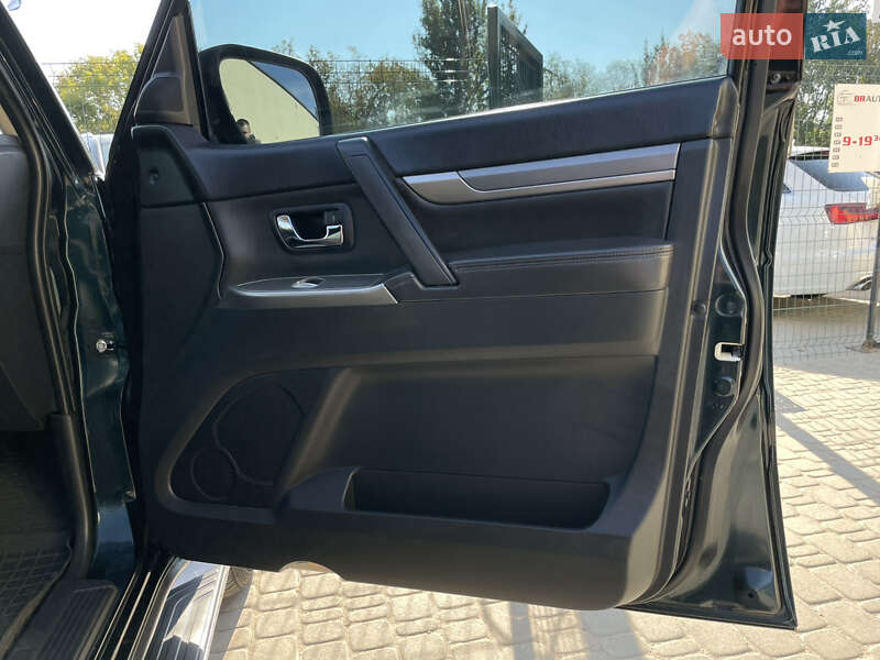 Позашляховик / Кросовер Mitsubishi Pajero Wagon 2014 в Бердичеві фото 34 Позашляховик / Кросовер Mitsubishi Pajero Wagon 2014 в Бердичеві