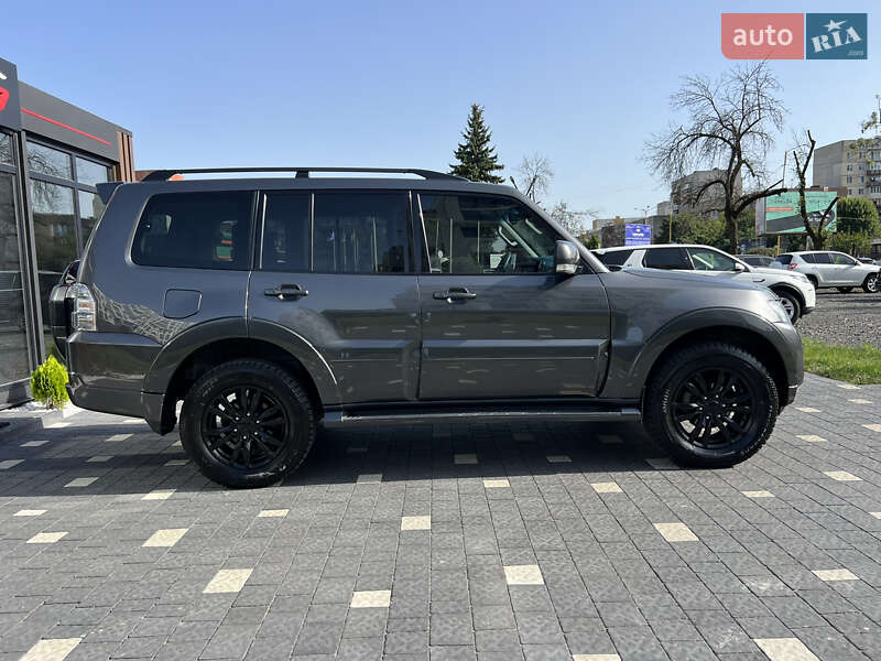 Внедорожник / Кроссовер Mitsubishi Pajero Wagon 2017 в Ужгороде