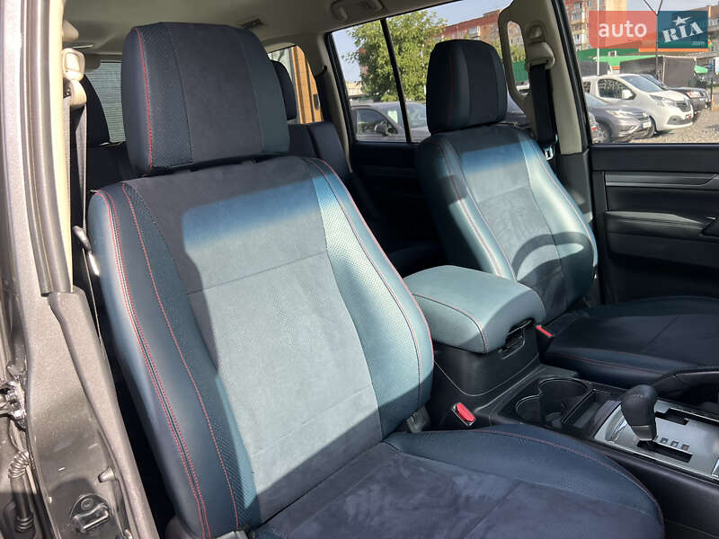 Внедорожник / Кроссовер Mitsubishi Pajero Wagon 2017 в Ужгороде