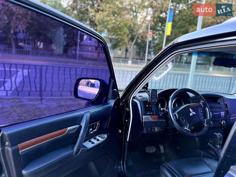 Внедорожник / Кроссовер Mitsubishi Pajero Wagon 2008 в Харькове