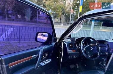 Внедорожник / Кроссовер Mitsubishi Pajero Wagon 2008 в 