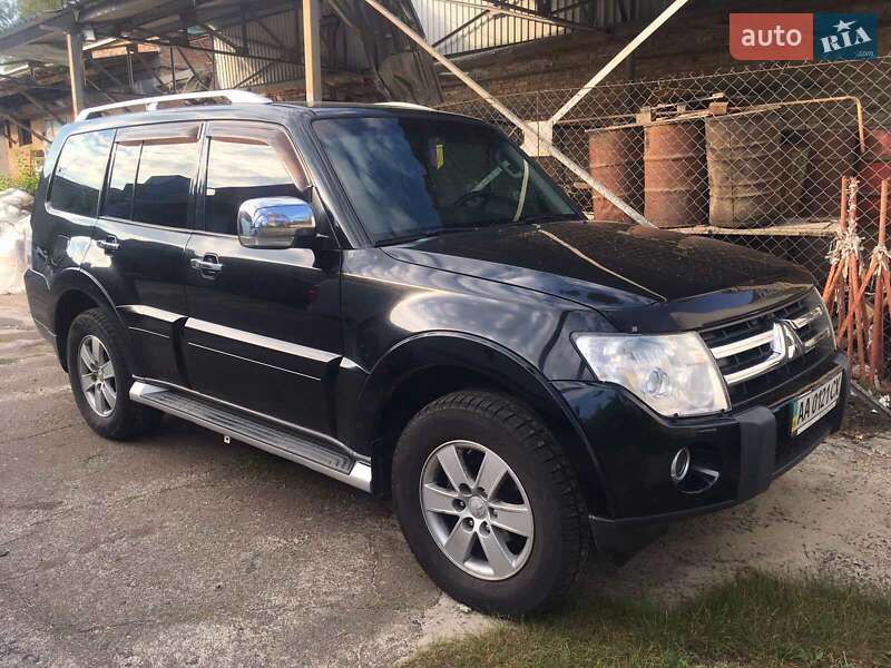 Внедорожник / Кроссовер Mitsubishi Pajero Wagon 2008 в 