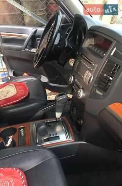 Внедорожник / Кроссовер Mitsubishi Pajero Wagon 2008 в 
