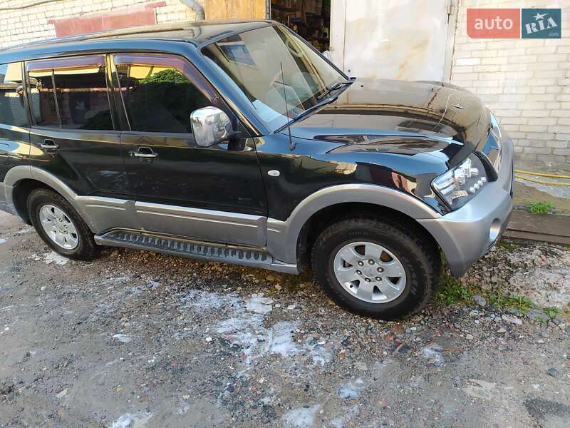 Внедорожник / Кроссовер Mitsubishi Pajero Wagon 2004 в Вышгороде