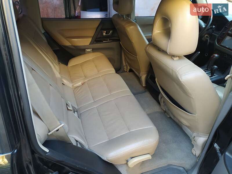 Внедорожник / Кроссовер Mitsubishi Pajero Wagon 2004 в Вышгороде