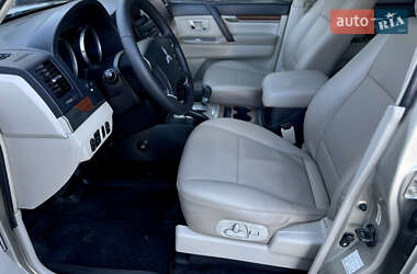 Внедорожник / Кроссовер Mitsubishi Pajero Wagon 2008 в 