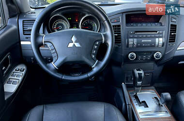 Внедорожник / Кроссовер Mitsubishi Pajero Wagon 2008 в 