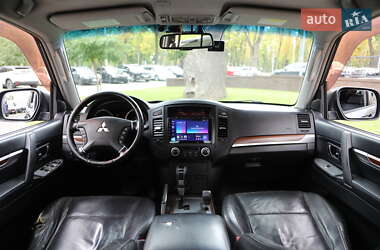 Внедорожник / Кроссовер Mitsubishi Pajero Wagon 2008 в 
