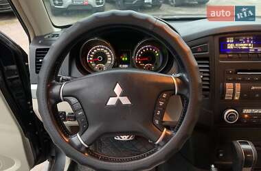 Внедорожник / Кроссовер Mitsubishi Pajero Wagon 2008 в 