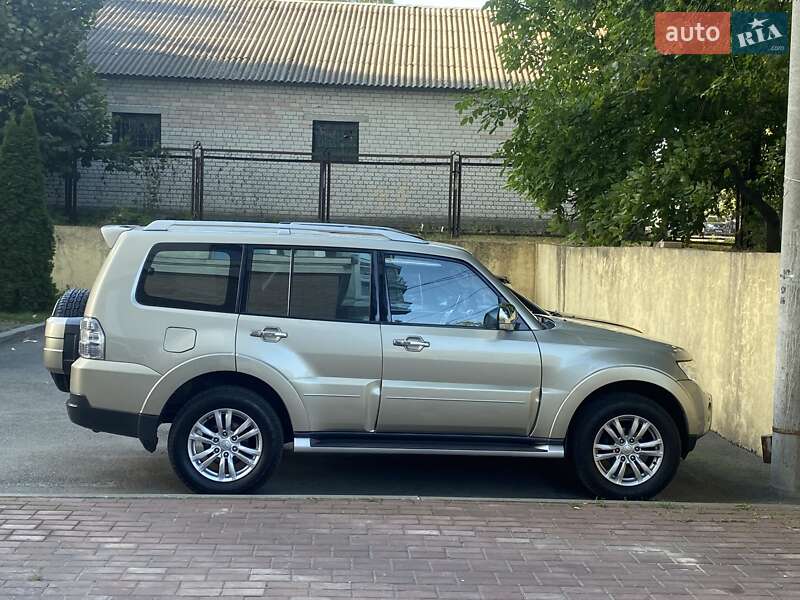 Mitsubishi Pajero Wagon 2008