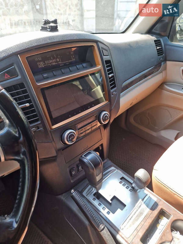 Внедорожник / Кроссовер Mitsubishi Pajero Wagon 2010 в Харькове