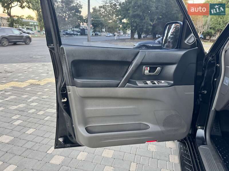 Внедорожник / Кроссовер Mitsubishi Pajero Wagon 2005 в Одессе