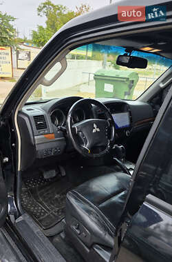 Внедорожник / Кроссовер Mitsubishi Pajero Wagon 2009 в 