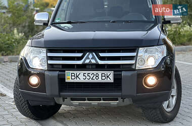 Внедорожник / Кроссовер Mitsubishi Pajero Wagon 2007 в 