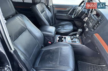 Внедорожник / Кроссовер Mitsubishi Pajero Wagon 2007 в 
