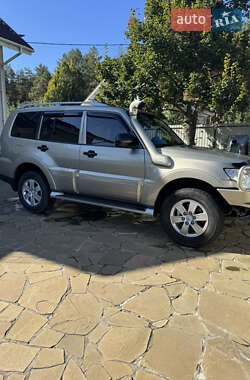 Внедорожник / Кроссовер Mitsubishi Pajero Wagon 2007 в 