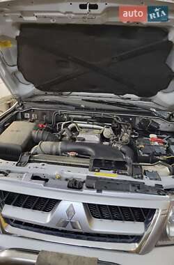 Внедорожник / Кроссовер Mitsubishi Pajero Wagon 2003 в 