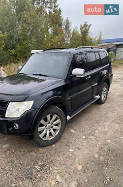 Внедорожник / Кроссовер Mitsubishi Pajero Wagon 2010 в Киеве