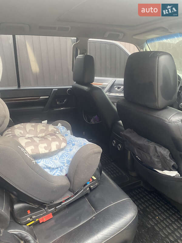 Внедорожник / Кроссовер Mitsubishi Pajero Wagon 2010 в Киеве фото 9 Внедорожник / Кроссовер Mitsubishi Pajero Wagon 2010 в Киеве