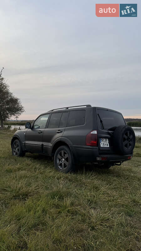 Внедорожник / Кроссовер Mitsubishi Pajero Wagon 2004 в Харькове