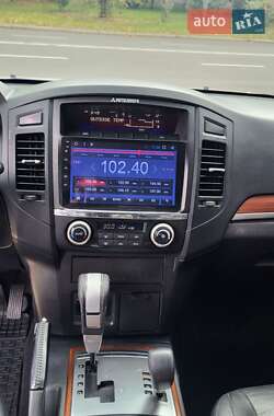 Внедорожник / Кроссовер Mitsubishi Pajero Wagon 2009 в 