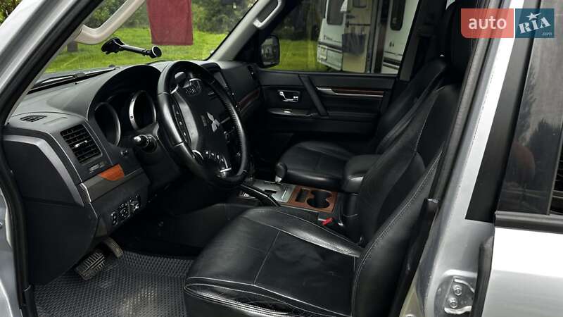 Позашляховик / Кросовер Mitsubishi Pajero Wagon 2011 в Тернополі фото 3 Позашляховик / Кросовер Mitsubishi Pajero Wagon 2011 в Тернополі