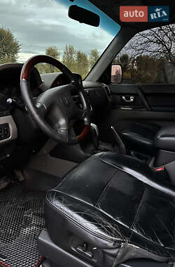 Внедорожник / Кроссовер Mitsubishi Pajero Wagon 2004 в 