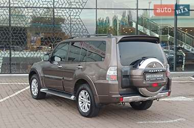 Позашляховик / Кросовер Mitsubishi Pajero Wagon 2011 в  фото 2 Позашляховик / Кросовер Mitsubishi Pajero Wagon 2011 в