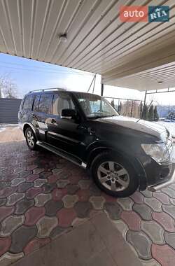 Внедорожник / Кроссовер Mitsubishi Pajero Wagon 2009 в 