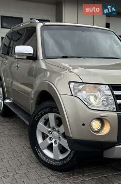Внедорожник / Кроссовер Mitsubishi Pajero Wagon 2007 в 