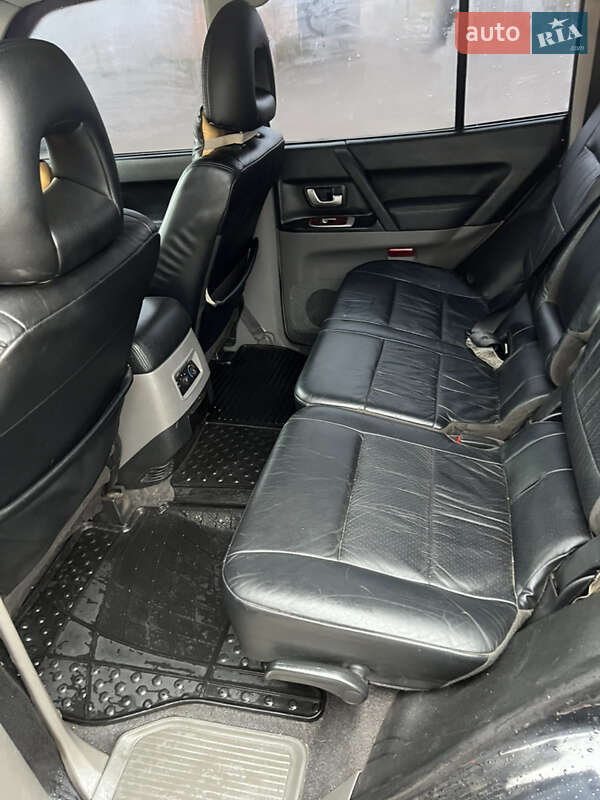 Внедорожник / Кроссовер Mitsubishi Pajero Wagon 2006 в Шостке