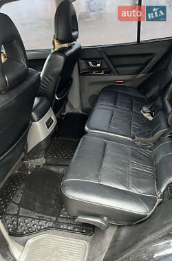 Внедорожник / Кроссовер Mitsubishi Pajero Wagon 2006 в  фото 10 Внедорожник / Кроссовер Mitsubishi Pajero Wagon 2006 в