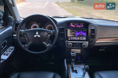 Внедорожник / Кроссовер Mitsubishi Pajero Wagon 2008 в 
