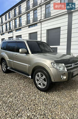 Внедорожник / Кроссовер Mitsubishi Pajero Wagon 2008 в 