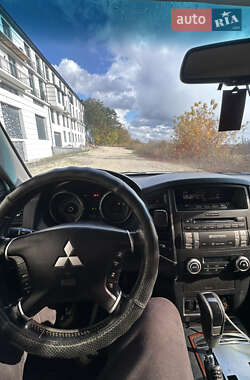 Внедорожник / Кроссовер Mitsubishi Pajero Wagon 2008 в 