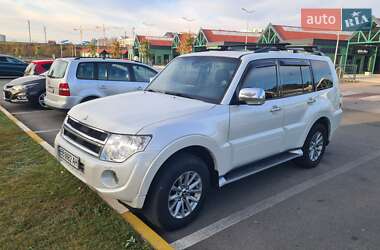 Позашляховик / Кросовер Mitsubishi Pajero Wagon 2014 в  фото 10 Позашляховик / Кросовер Mitsubishi Pajero Wagon 2014 в