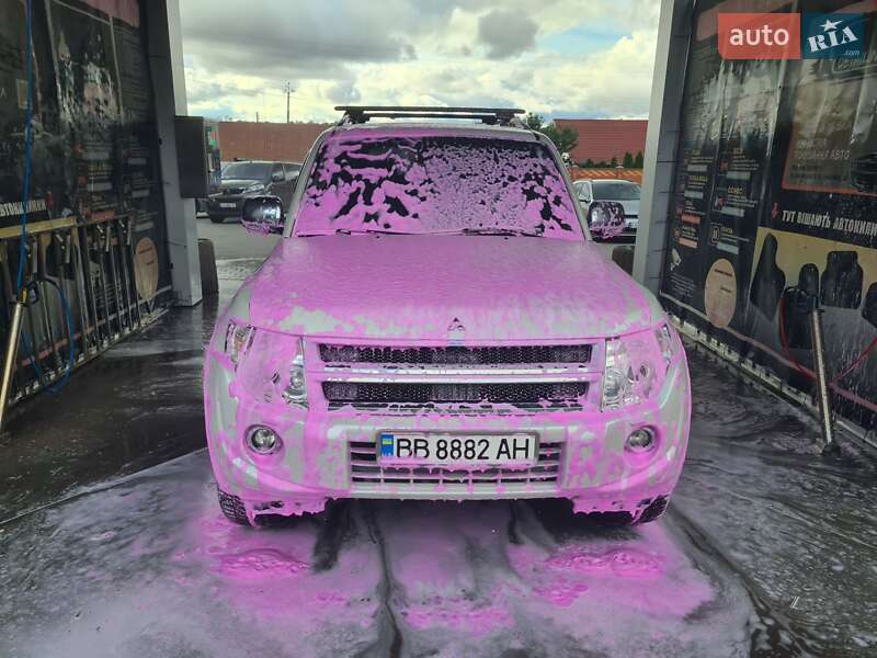 Внедорожник / Кроссовер Mitsubishi Pajero Wagon 2014 в Ирпене