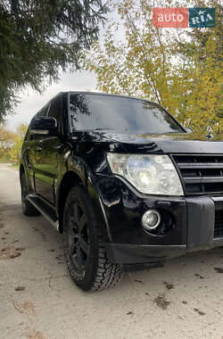 Внедорожник / Кроссовер Mitsubishi Pajero Wagon 2008 в 