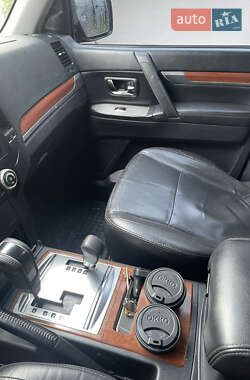 Внедорожник / Кроссовер Mitsubishi Pajero Wagon 2008 в 