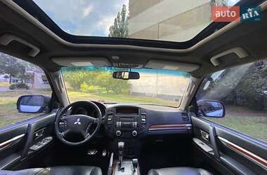 Внедорожник / Кроссовер Mitsubishi Pajero Wagon 2007 в 