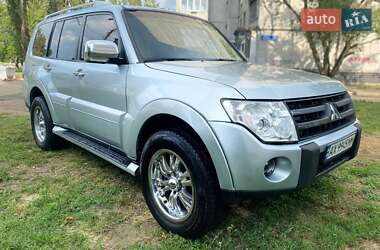 Внедорожник / Кроссовер Mitsubishi Pajero Wagon 2007 в 