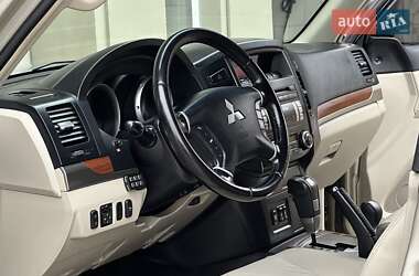 Внедорожник / Кроссовер Mitsubishi Pajero Wagon 2007 в 
