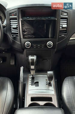 Внедорожник / Кроссовер Mitsubishi Pajero Wagon 2007 в 