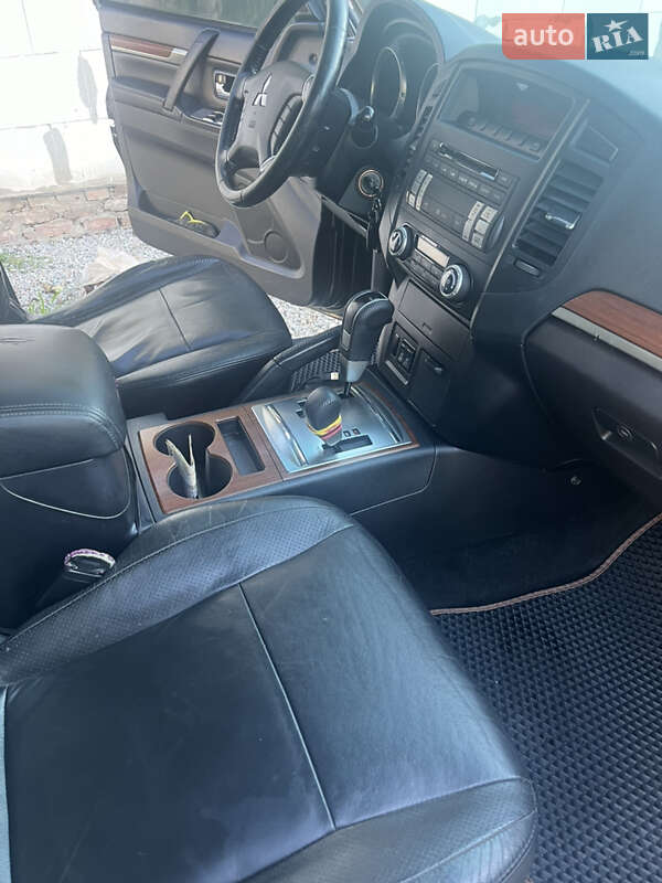 Внедорожник / Кроссовер Mitsubishi Pajero Wagon 2008 в Харькове фото 13 Внедорожник / Кроссовер Mitsubishi Pajero Wagon 2008 в Харькове